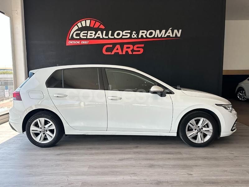 Usado VW Golf VIII Life 130 CV (95 kW) 2022 Blanco Berlina
