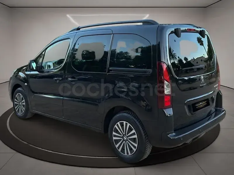 Usado Peugeot Partner Tepee Active 115 CV (84 kW) 2013 Negro Monovolumen