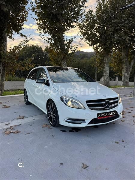 Usado Mercedes B180 109 CV (80 kW) 2013 Blanco Monovolumen