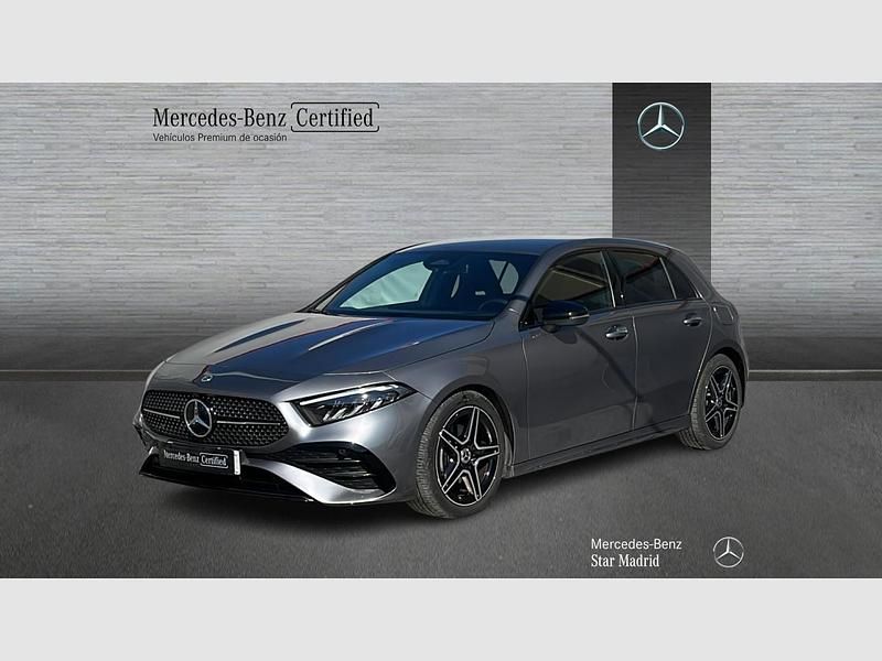 Usado Mercedes A180 116 CV (85 kW) 2025 Gris montana, pintura metalizada Utilitario