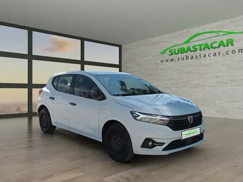 Usado Dacia Sandero Essentiel 101 CV (74 kW) 2021 Blanco Berlina