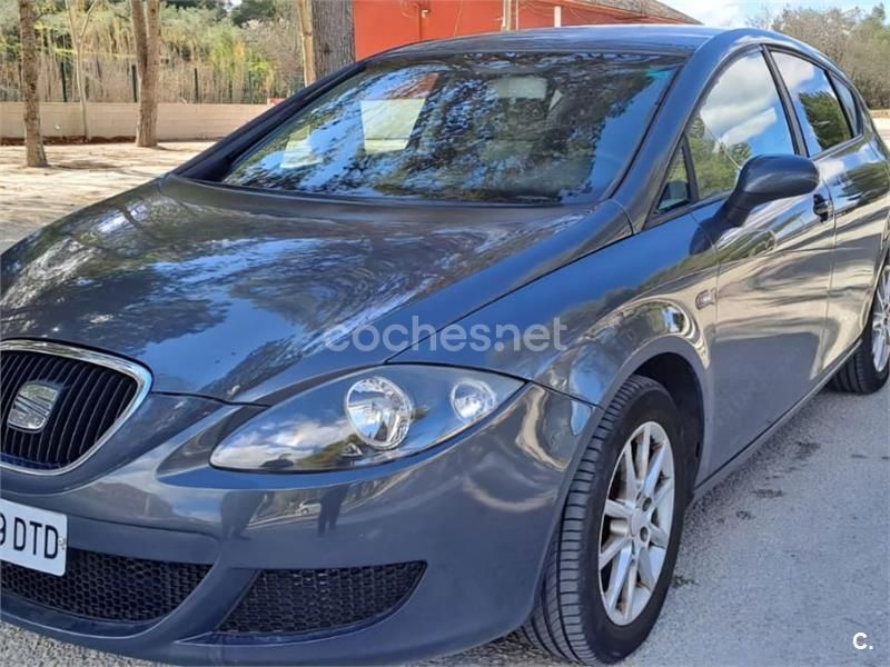 Gris / plata Usado 2006 Seat Leon Sport Berlina | 4100 € - Imagen 1/4