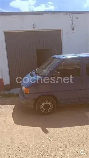 Begagnad VW Transporter 68 HK (50 kW) 1997 Blå Van