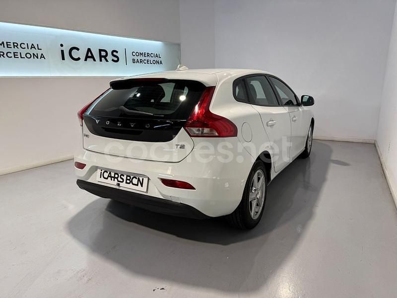 Begagnad Volvo V40 Inscription 122 HK (89 kW) 2017 Vit Sedan