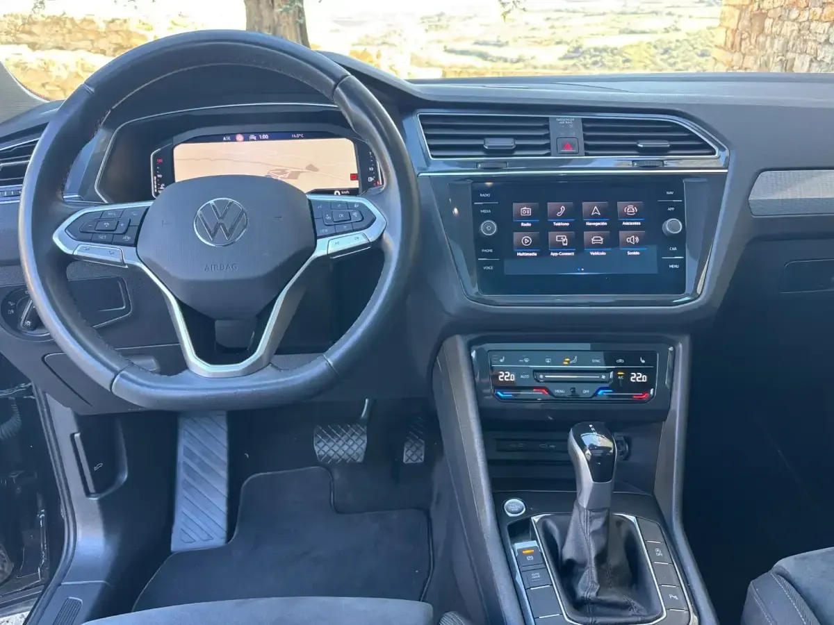 Usado VW Tiguan Life 150 CV (110 kW) 2021 Negro SUV