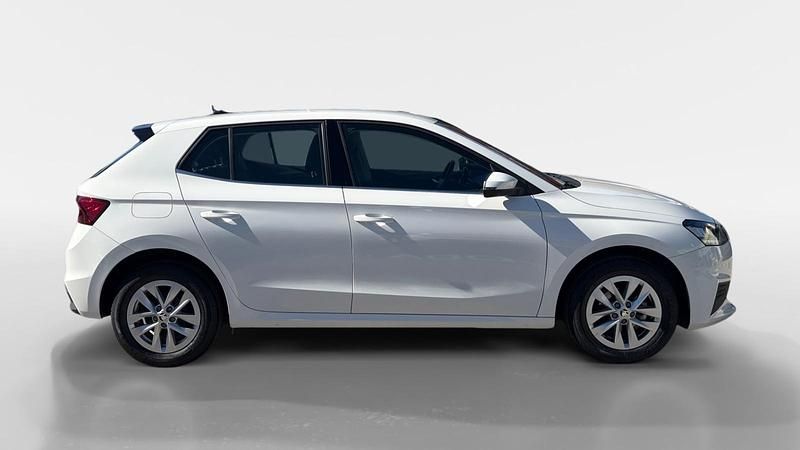Usado Skoda Fabia Ambition 95 CV (69 kW) 2023 Blanco Utilitario