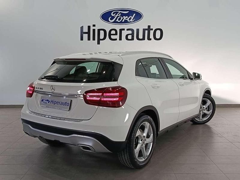 Usado Mercedes GLA180 122 CV (89 kW) 2019 Blanco SUV