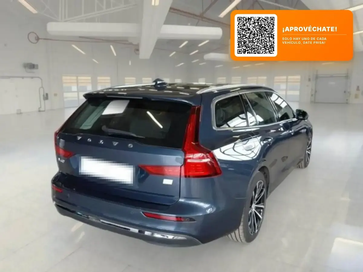 Usado Volvo V60 Core 351 CV (258 kW) 2022 Azul Familiar