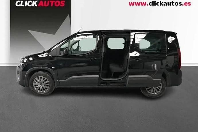 Usado Peugeot Rifter Allure 100 CV (73 kW) 2025 Monovolumen