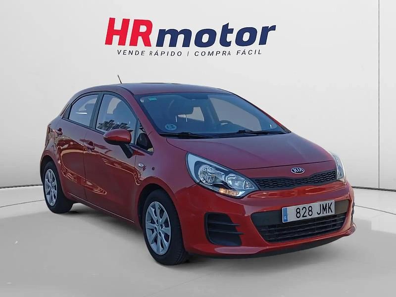 Blanco Usado 2016 Kia Rio Utilitario | 9240 € (Precio justo) - Imagen 1/4