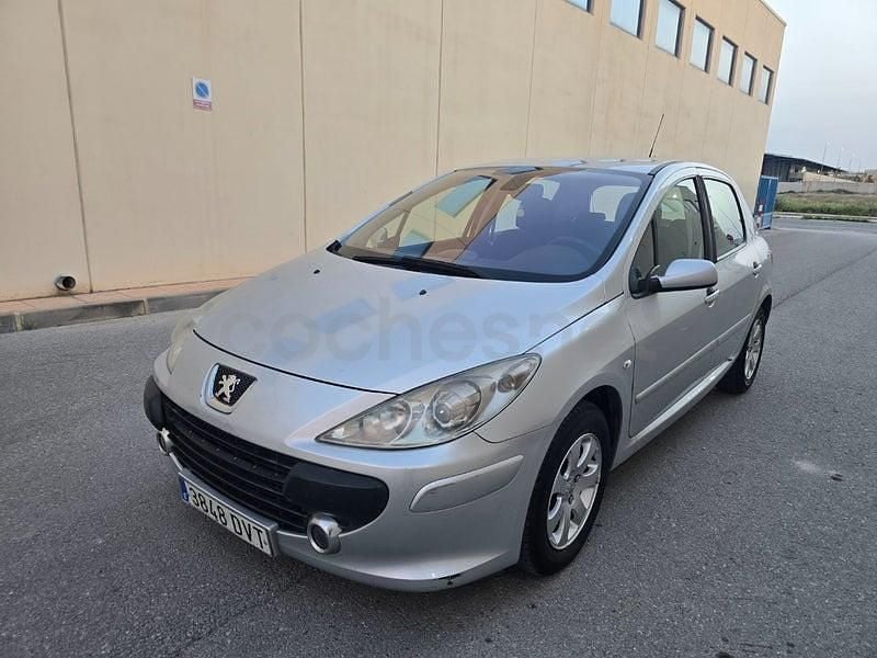 Usado Peugeot 307 90 CV (66 kW) 2006 Gris / plata Berlina