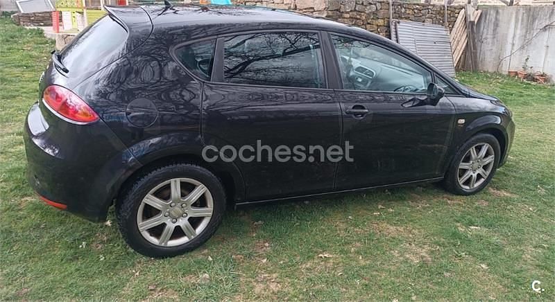 Usado Seat Leon Stylance 140 CV (102 kW) 2006 Negro Utilitario