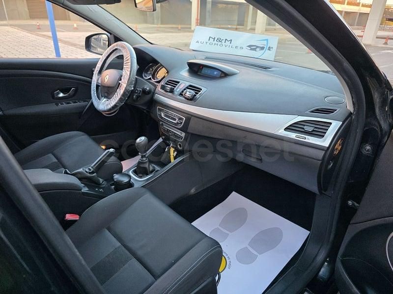 Usado Renault Mégane GrandTour Dynamique 110 CV (80 kW) 2011 Negro Familiar