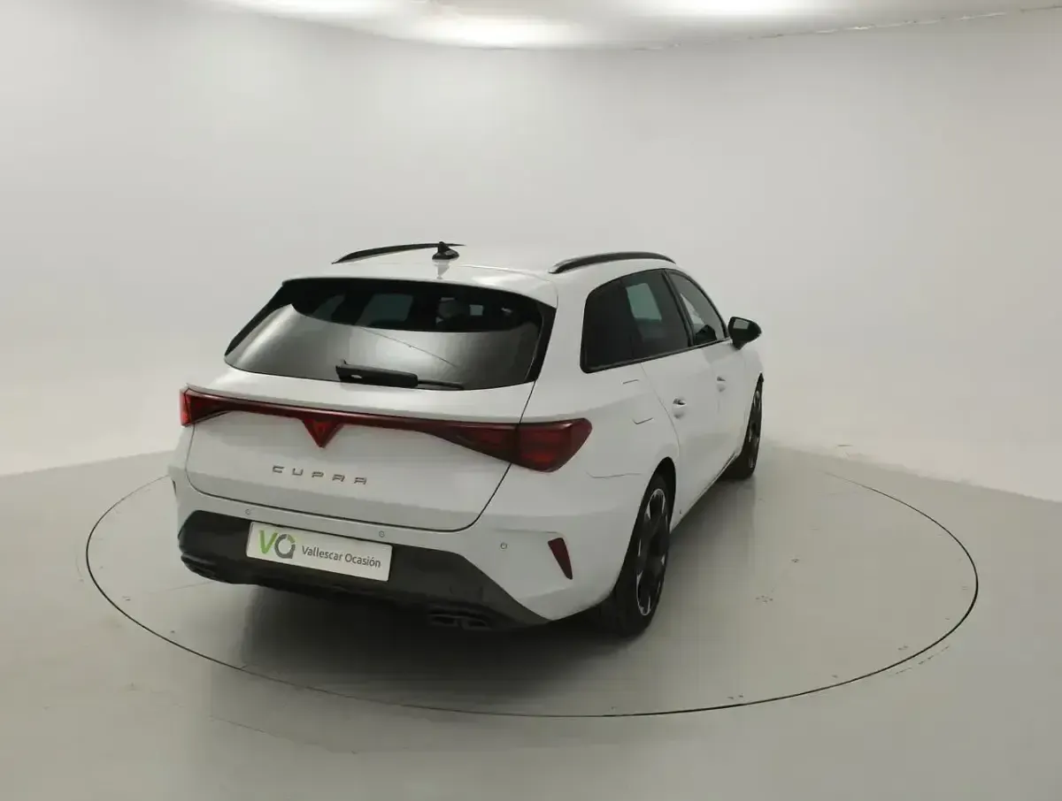 Usado Cupra Leon 150 CV (110 kW) 2025 Blanco Familiar