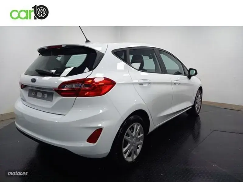 Usado Ford Fiesta Trend 75 CV (55 kW) 2021 Blanco Utilitario