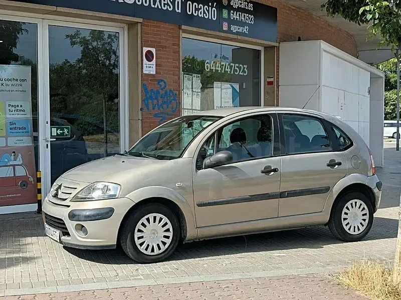 Usado Citroën C3 61 CV (44 kW) 2007 Gris / plata Berlina