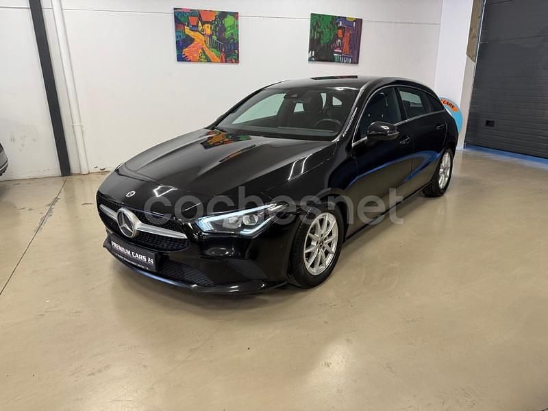 Usado Mercedes CLA200 Shooting Brake 150 CV (110 kW) 2021 Negro Familiar