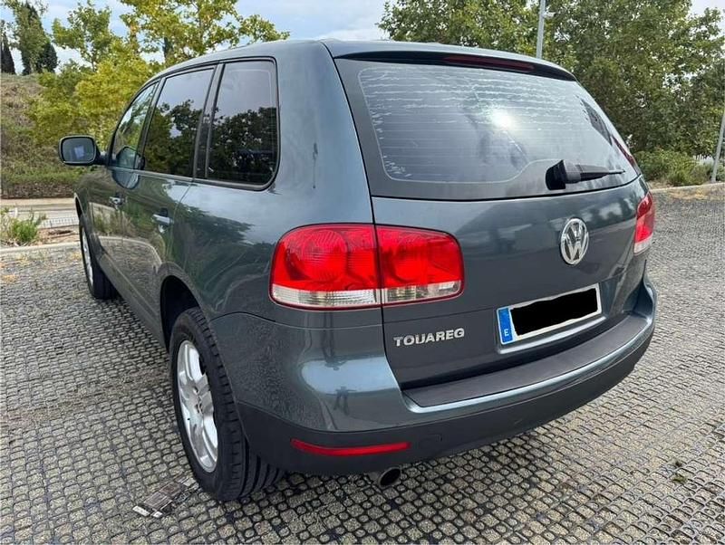 Käytetty VW Touareg 220 HP (161 kW) 2003 Harmaa Katumaasturi
