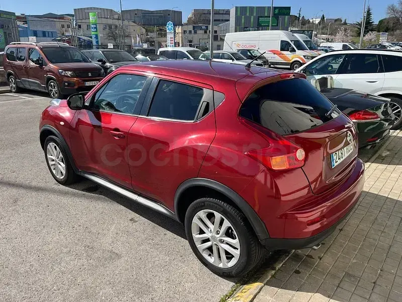 Usado Nissan Juke Acenta Connect 110 CV (80 kW) 2011 Granate SUV