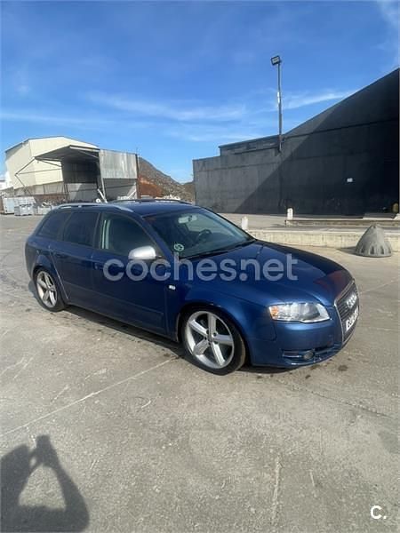 Usado Audi A4 163 CV (119 kW) 2005 Azul Familiar