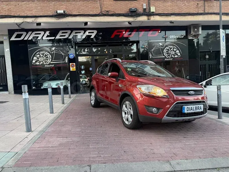 Usado Ford Kuga Trend 136 CV (100 kW) 2009 Granate SUV