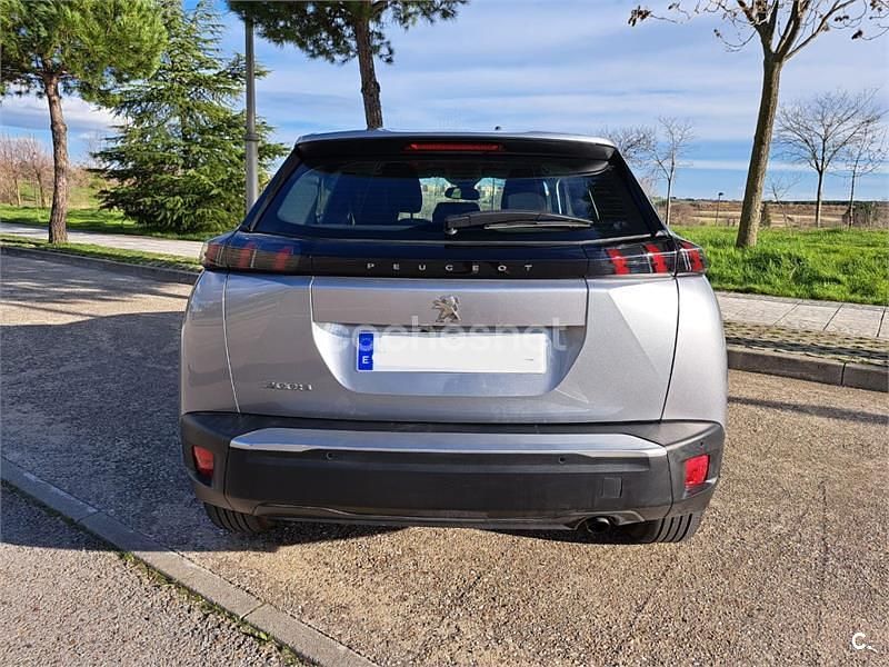 Usado Peugeot 2008 Active 100 CV (73 kW) 2022 Blanco SUV