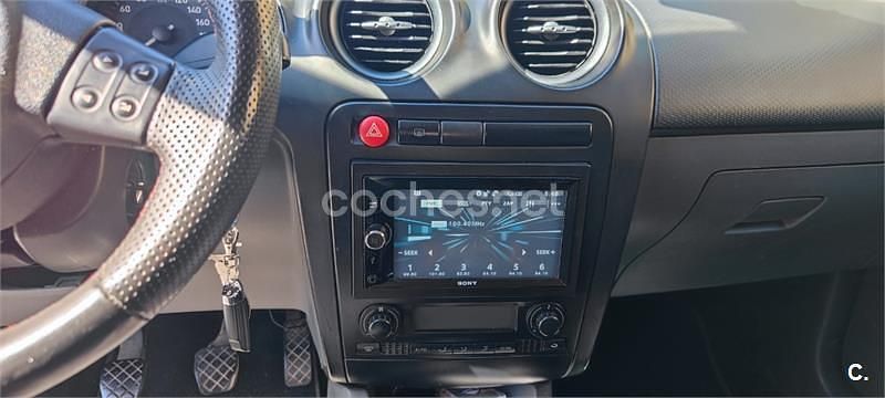 Usado Seat Cordoba Reference 100 CV (73 kW) 2007 Gris / plata Berlina