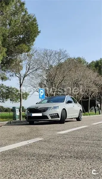 Usado Skoda Octavia RS 245 CV (180 kW) 2019 Gris / plata Berlina