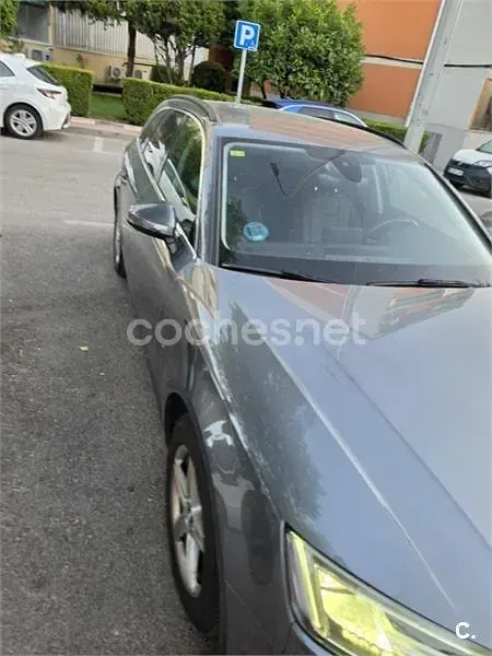Usado Audi A4 Advanced Plus 150 CV (110 kW) 2019 Gris / plata Familiar