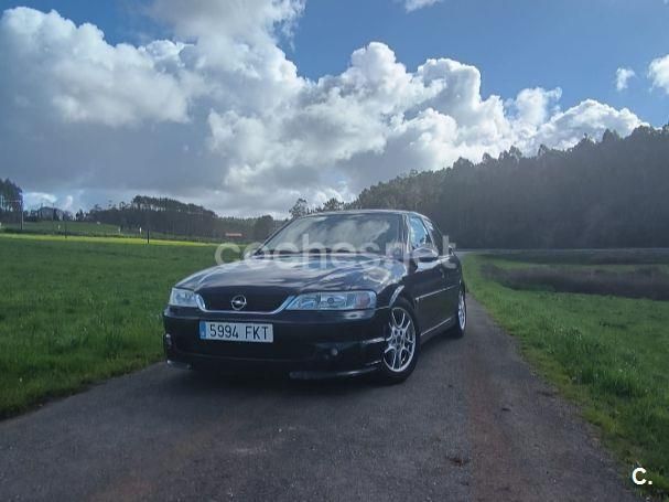 Azul Usado 2000 Opel Vectra Sport Berlina | 6500 € - Imagen 1/4