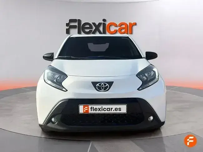 Käytetty Toyota Aygo 72 HP (52 kW) 2024 Valkoinen