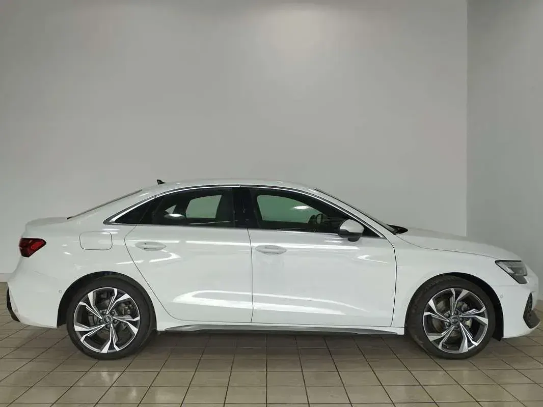 Usado Audi A3 S-Line 150 CV (110 kW) 2024 Blanco Berlina