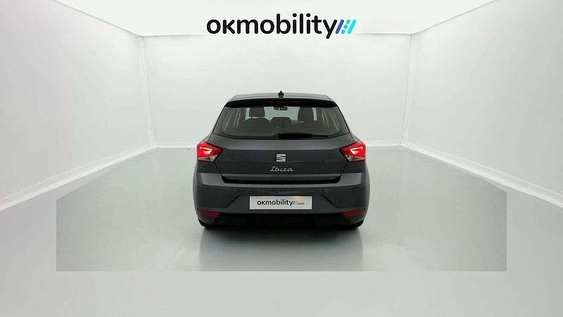 Usado Seat Ibiza Style 95 CV (69 kW) 2023 Plateado Utilitario