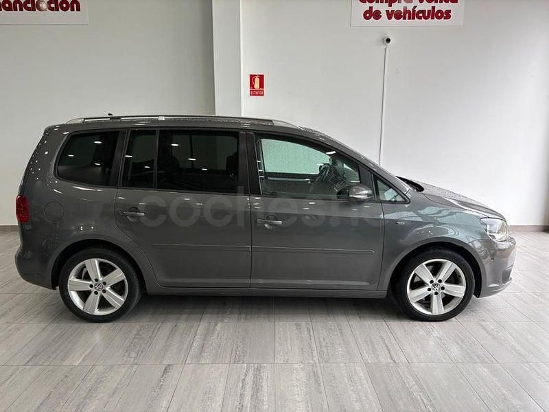 Usado VW Touran Advance 140 CV (102 kW) 2015 Gris / plata Monovolumen