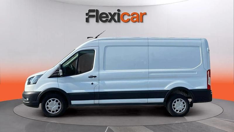 Usado Ford Transit Trend 130 CV (95 kW) 2023 Blanco Berlina