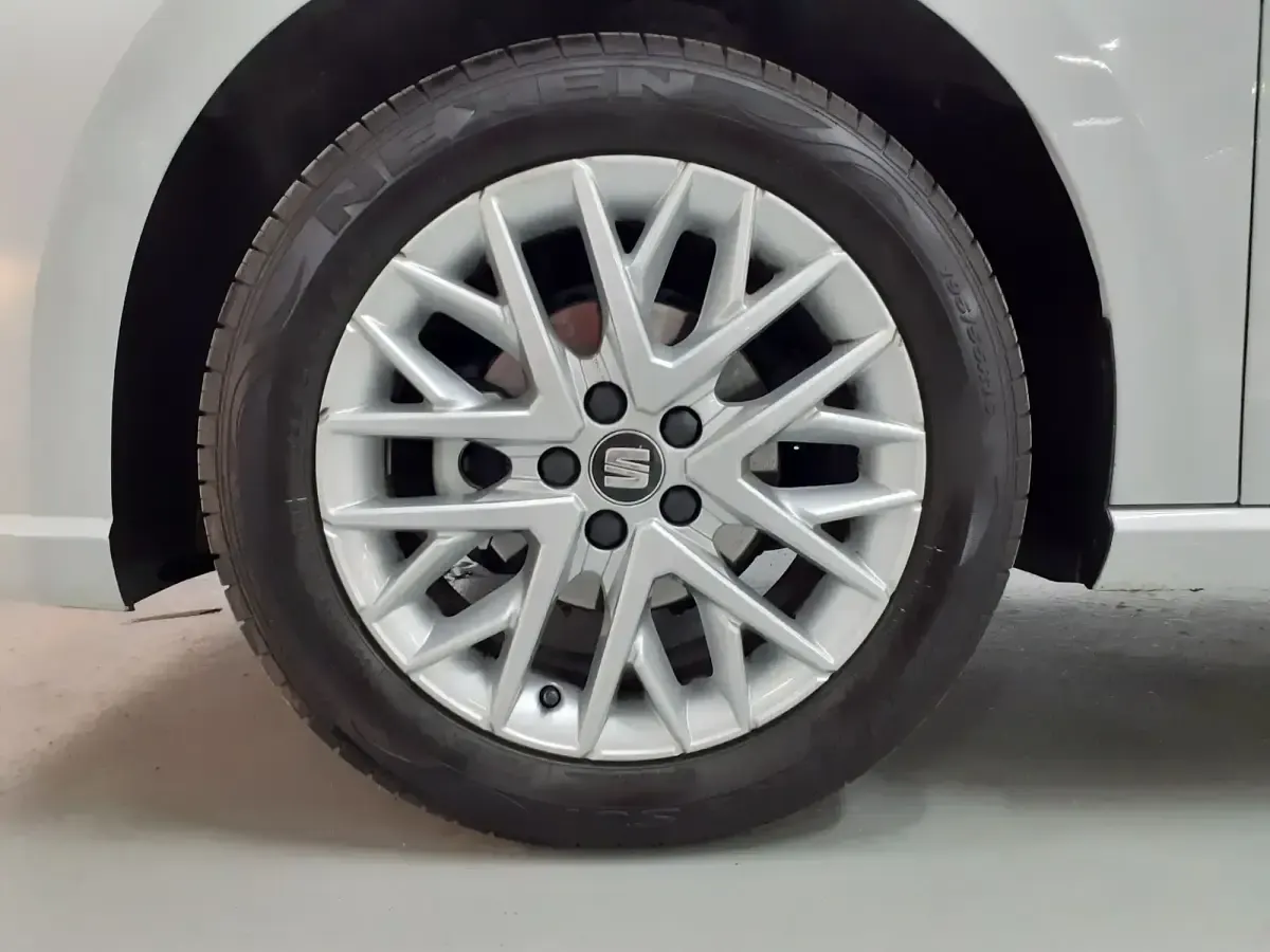 Usado Seat Ibiza Style 115 CV (84 kW) 2024 Blanco Utilitario