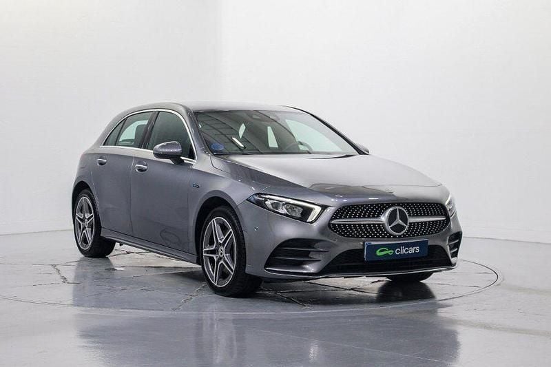 Usado Mercedes A250 218 CV (160 kW) 2021 Gris / plata Berlina