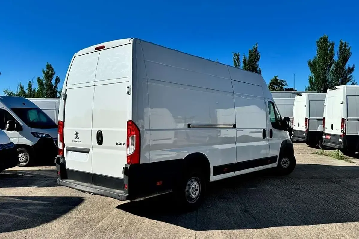 Usado Peugeot Boxer S 165 CV (121 kW) 2024 Blanco Van