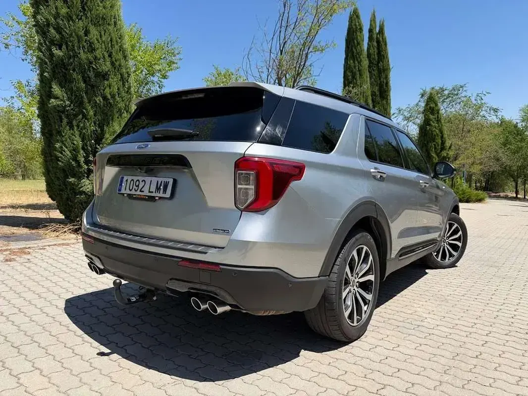 Usado Ford Explorer ST-Line 457 CV (336 kW) 2021 Gris SUV