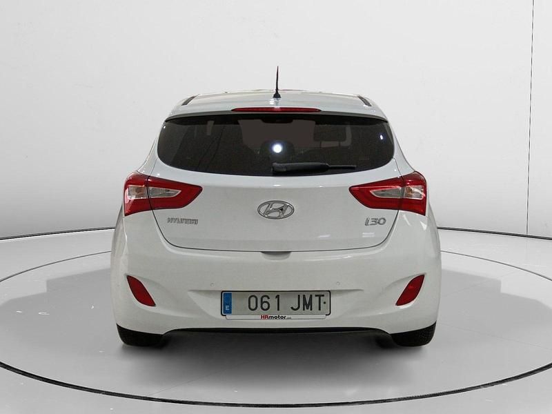 Usado Hyundai i30 GO! 111 CV (81 kW) 2016 Blanco Utilitario