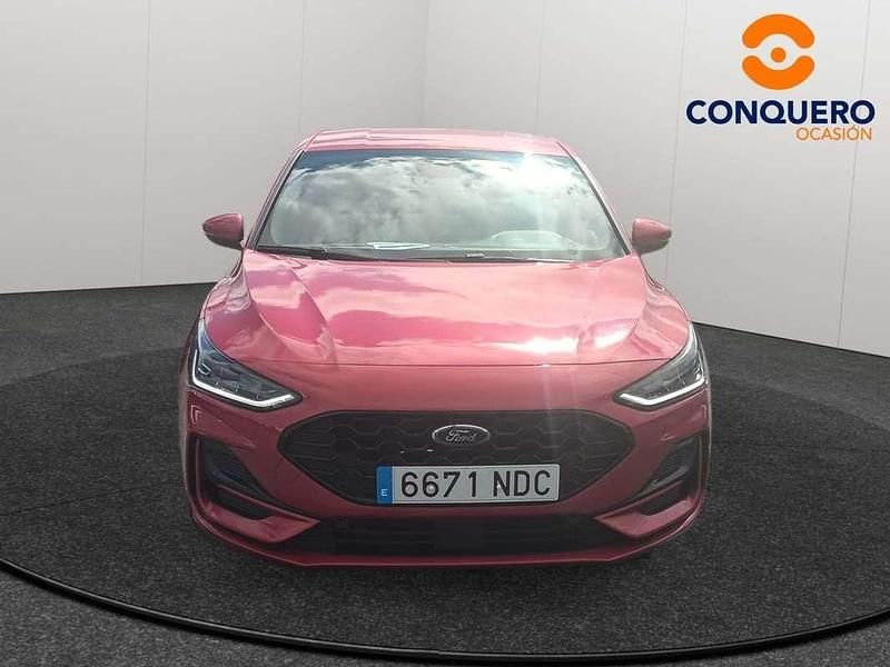 Usado Ford Focus ST-Line 125 CV (91 kW) 2025 Rojo Utilitario