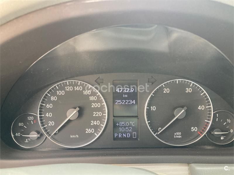 Negro Usado 2006 Mercedes C220 Avantgarde Berlina | 5000 € (Precio justo) - Imagen 1/4