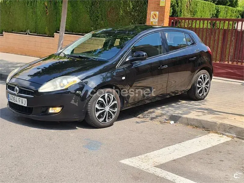 Usado Fiat Bravo Dynamic 90 CV (66 kW) 2007 Negro Utilitario