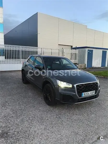 Usado Audi Q2 Design 116 CV (85 kW) 2018 Gris / plata SUV