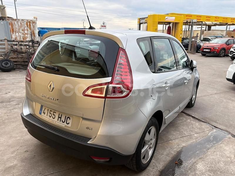 Usado Renault Scénic III Business 110 CV (80 kW) 2012 Gris / plata Monovolumen