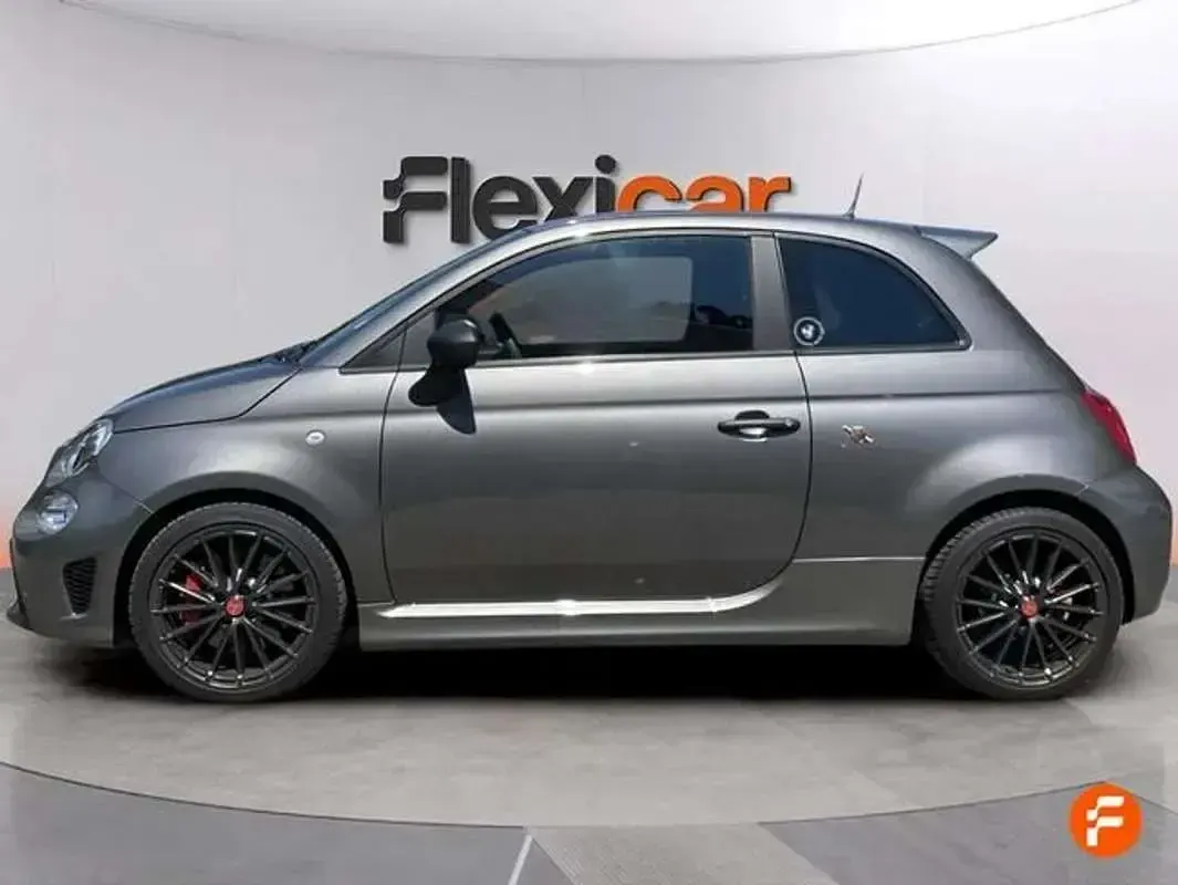 Usado Abarth 695 179 CV (131 kW) 2023 Gris Utilitario
