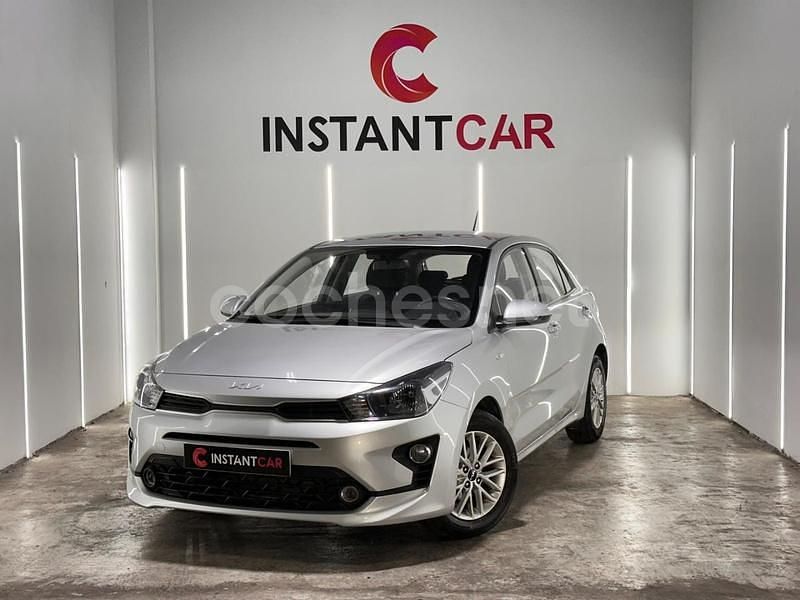 Gris / plata Usado 2022 Kia Rio Berlina | 12.990 € (Precio justo) - Imagen 1/4