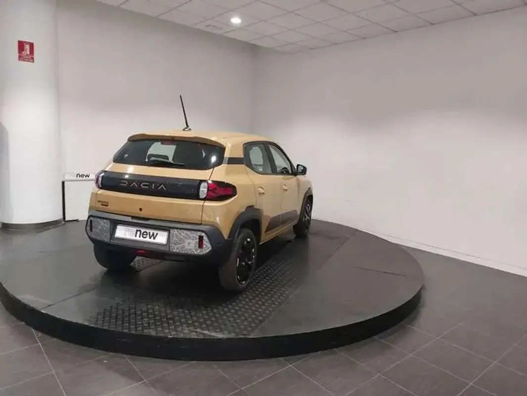 Usado Dacia Spring Extreme 47 kW (65 CV) 2025 Beige Utilitario
