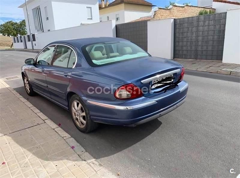 Usado Jaguar X-type Executive 130 CV (95 kW) 2004 Azul Berlina