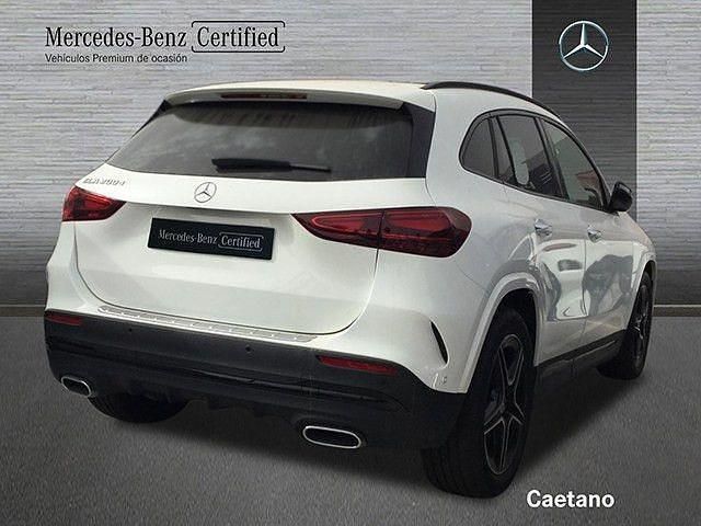 Usado Mercedes GLA200 AMG line 150 CV (110 kW) 2024 Blanco SUV